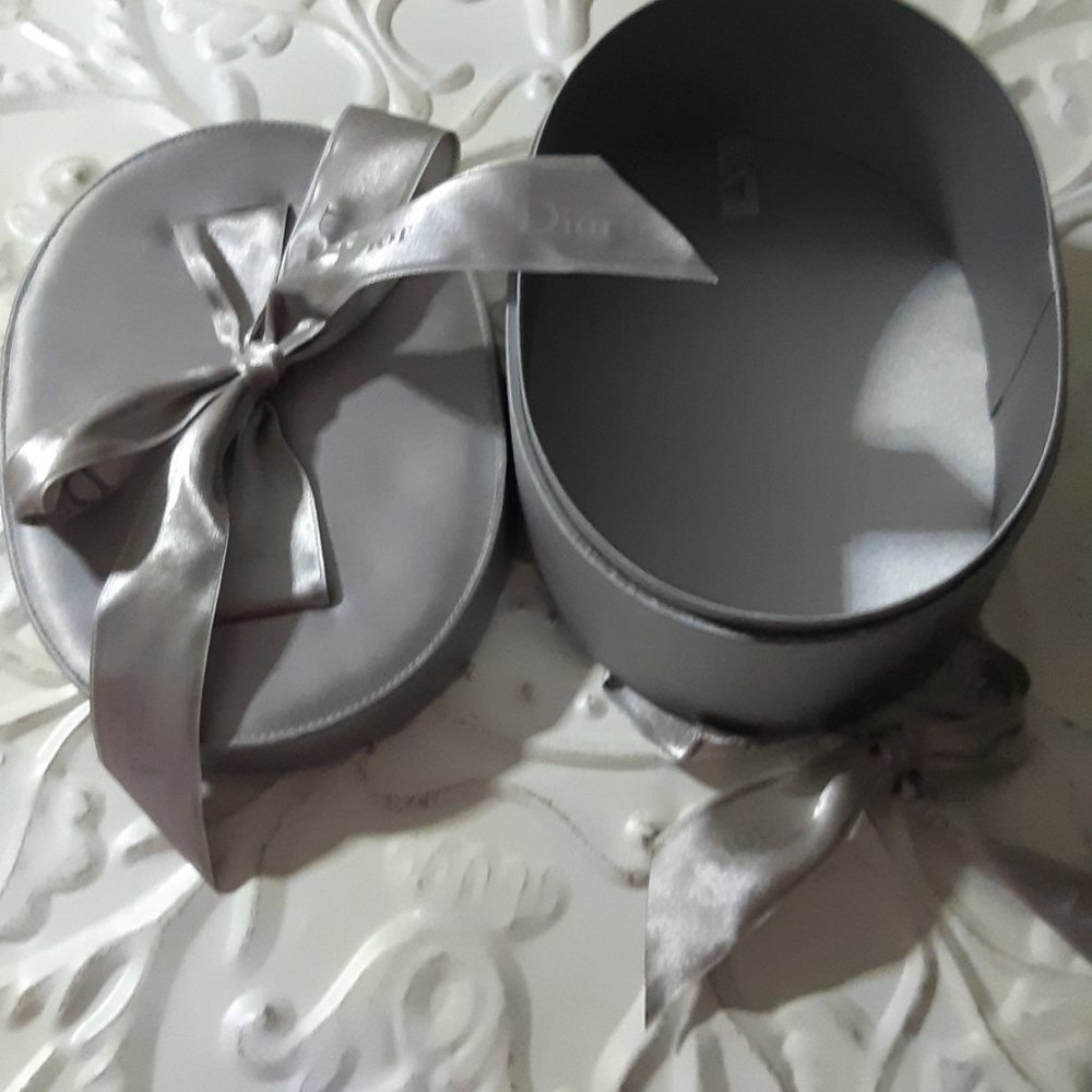Dior  box
